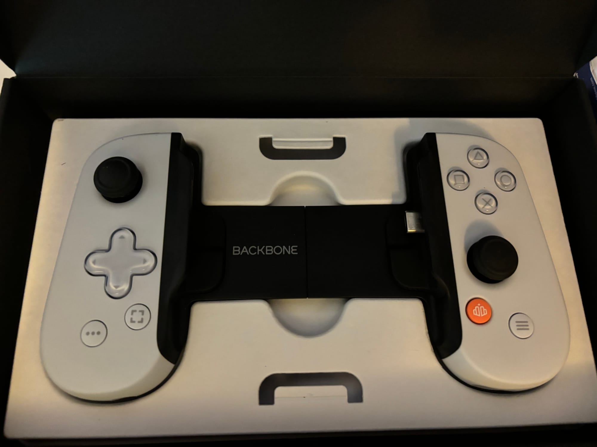 Controller gaming Backbone One di seconda generazione per iPhone, nella confezione