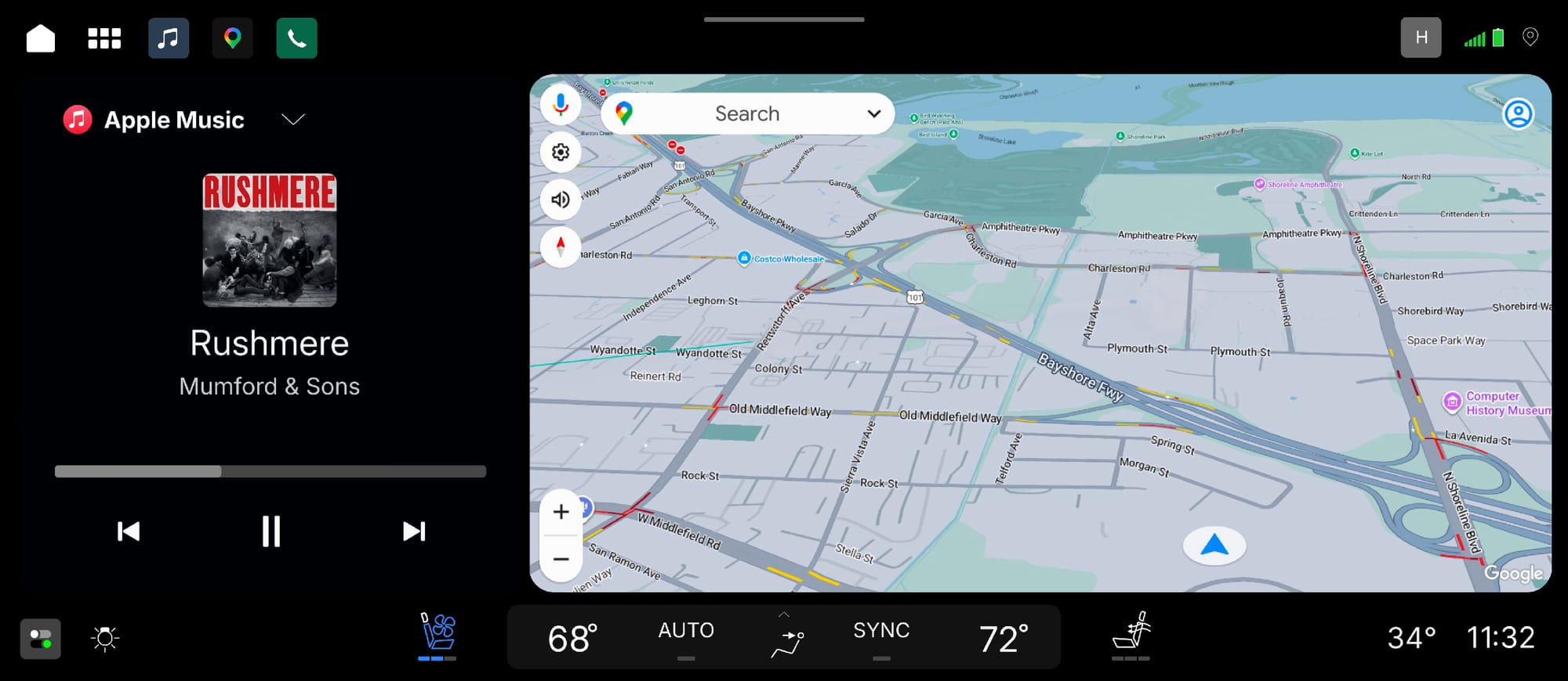 Schermata GM di preproduzione con Apple Music e Google Maps affiancati nell’interfaccia del pickup