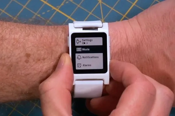 Il Ritorno del Genio di Pebble: Eric Migicovsky Presenta il Nuovo Smartwatch Core 2 Duo