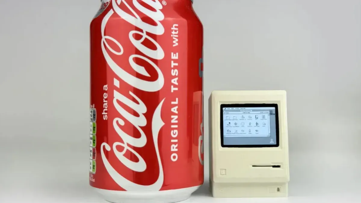 Il Pico-Mac-Nano: La Perfetta Replica Funzionante del Macintosh in Miniatura che Incanta il Web