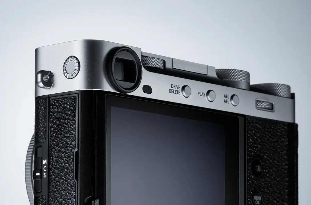 Fujifilm X-E5: L'Eleganza Retrò Incontra la Potenza dei 40MP nella Nuova Mirrorless