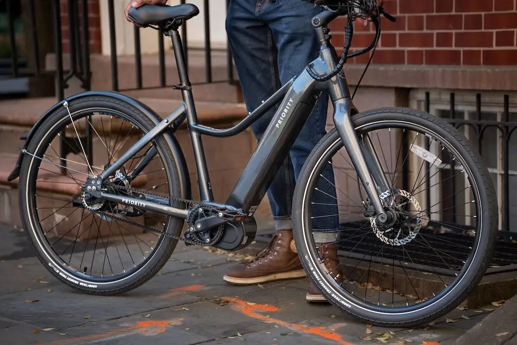 Recensione Priority Current Plus: La Bici Elettrica Premium Che Ridefinisce la Tua Libertà su Due Ruote