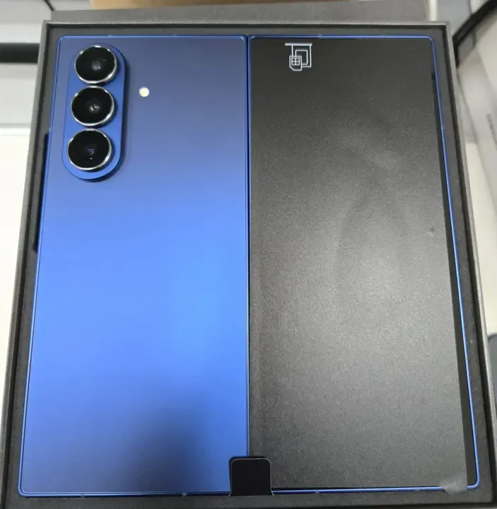 Galaxy Z Fold 7: Le Prime Immagini Trapelate Rivelano un Design Rivoluzionario e Incredibilmente Sottile