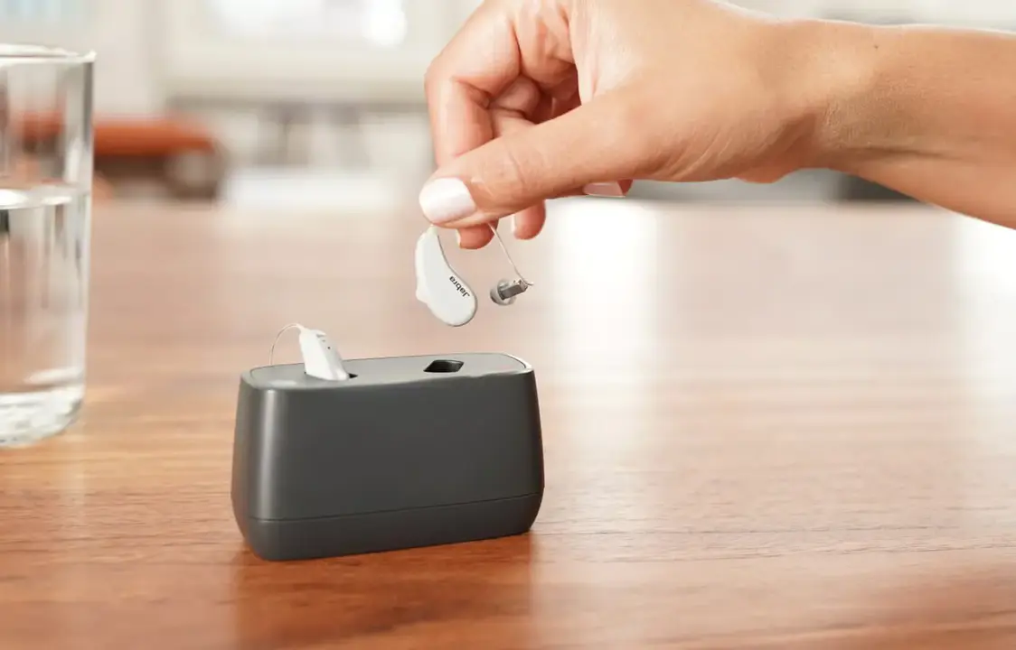 Jabra Enhance Select 50R: L'Ascolto di Qualità Diventa Finalmente Accessibile