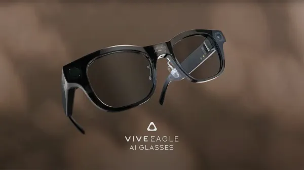 Gli occhiali smart HTC Vive Eagle, con il logo VIVE EAGLE AI GLASSES