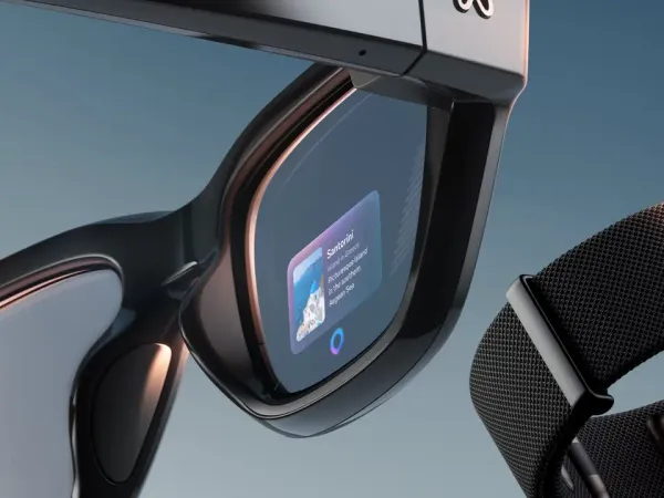 Gli occhiali Meta Ray-Ban Display con il display nella lente e la fascia neurale al polso