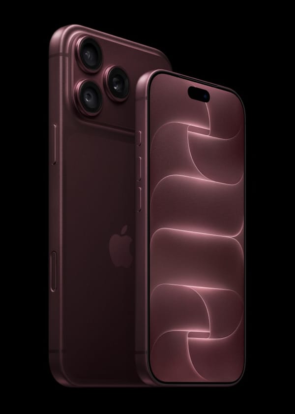 iPhone 18 Pro e iPhone 18 Pro Max color bordeaux, mostrati frontalmente e sul retro