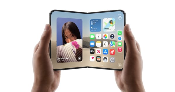 iPhone Duo aperto, con il display interno e le app visibili.