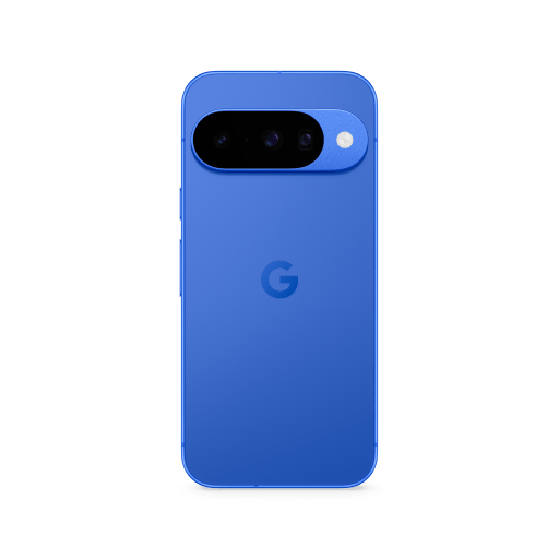 Google Pixel 10 blu visto dal retro, con barra fotografica orizzontale e tre obiettivi