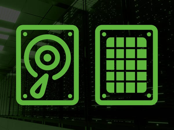 Illustrazione Seagate delle tecnologie HDD a piatto magnetico e SSD a memoria flash